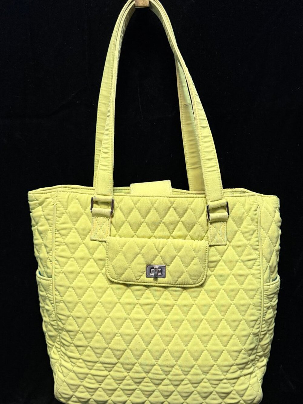 Vera Bradley Citron Lime Green Microfiber Vera Tote Bag Turnlock Pocket Descript